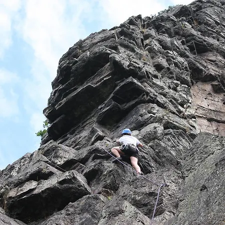 Camping Des Rochers Des Parcs Parque de Campismo