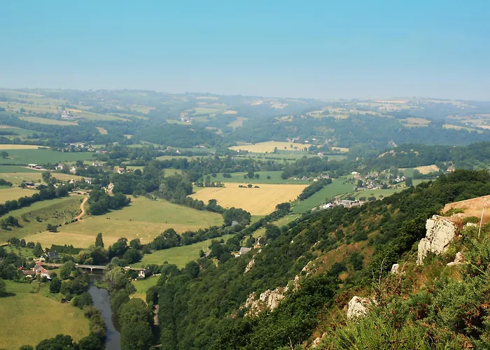 キャンプ場 Camping Des Rochers Des Parcs クレシー