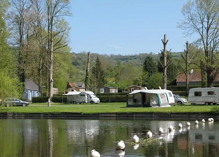 Camping Des Rochers Des Parcs 3* クレシー