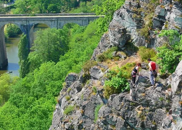 Camping Des Rochers Des Parcs 3*