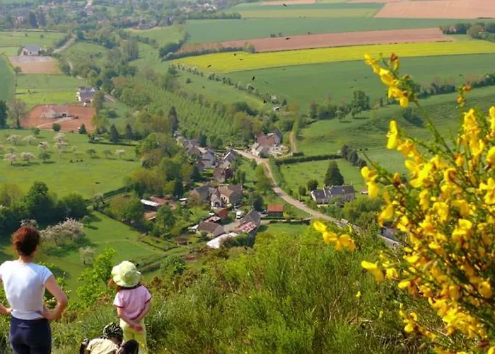 Camping Des Rochers Des Parcs キャンプ場 クレシー