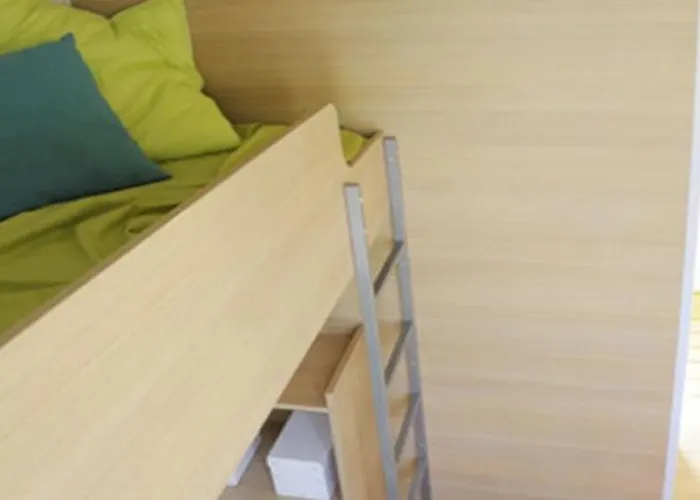 キャンプ場 Camping Des Rochers Des Parcs クレシー