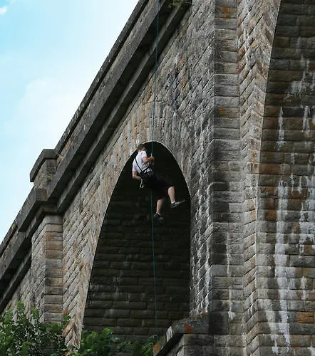 キャンプ場 Camping Des Rochers Des Parcs クレシー