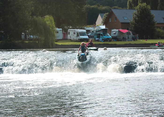 Camping Des Rochers Des Parcs 3*