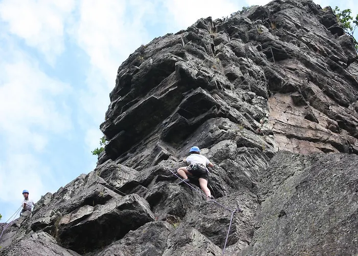 Camping Des Rochers Des Parcs キャンプ場