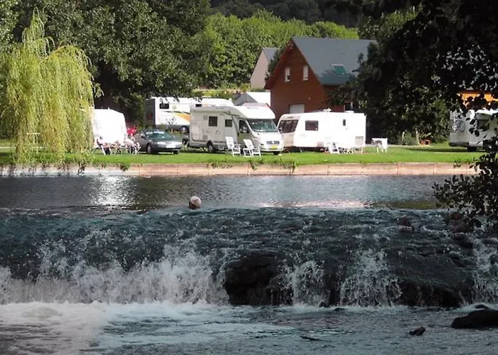 Camping Des Rochers Des Parcs 3*