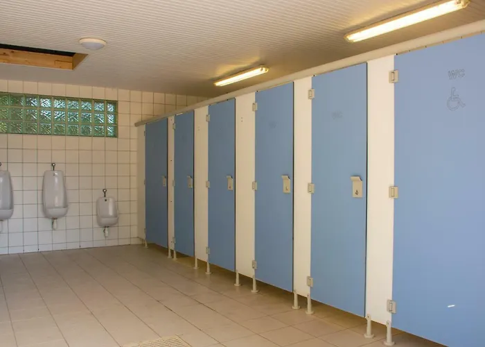 Camping Des Rochers Des Parcs 3*