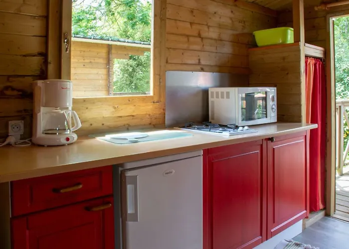 Camping Des Rochers Des Parcs